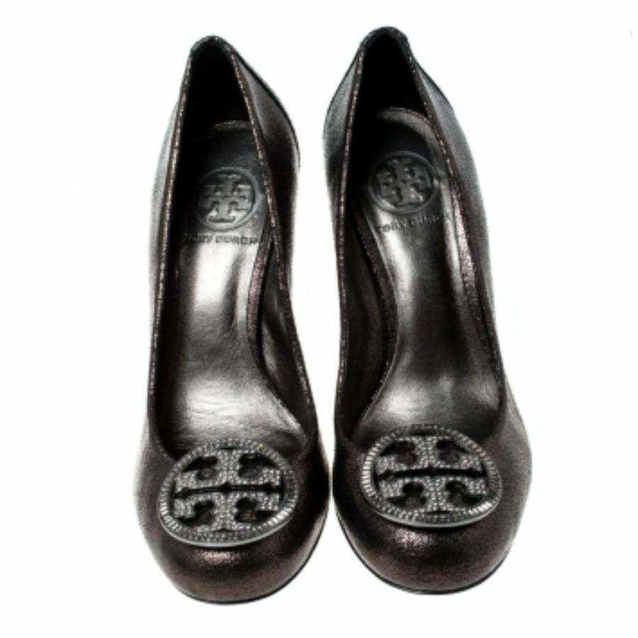 Tory Burch escarpins en cuir gris métallisé ornés du logo, taille 38 en vente 1
