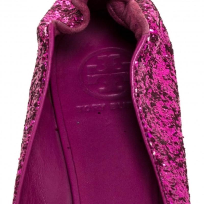 Tory Burch Bailarinas Minnie de tela con purpurina gruesa rosa metalizado talla 38 en Bueno estado para la venta en Dubai, Al Qouz 2