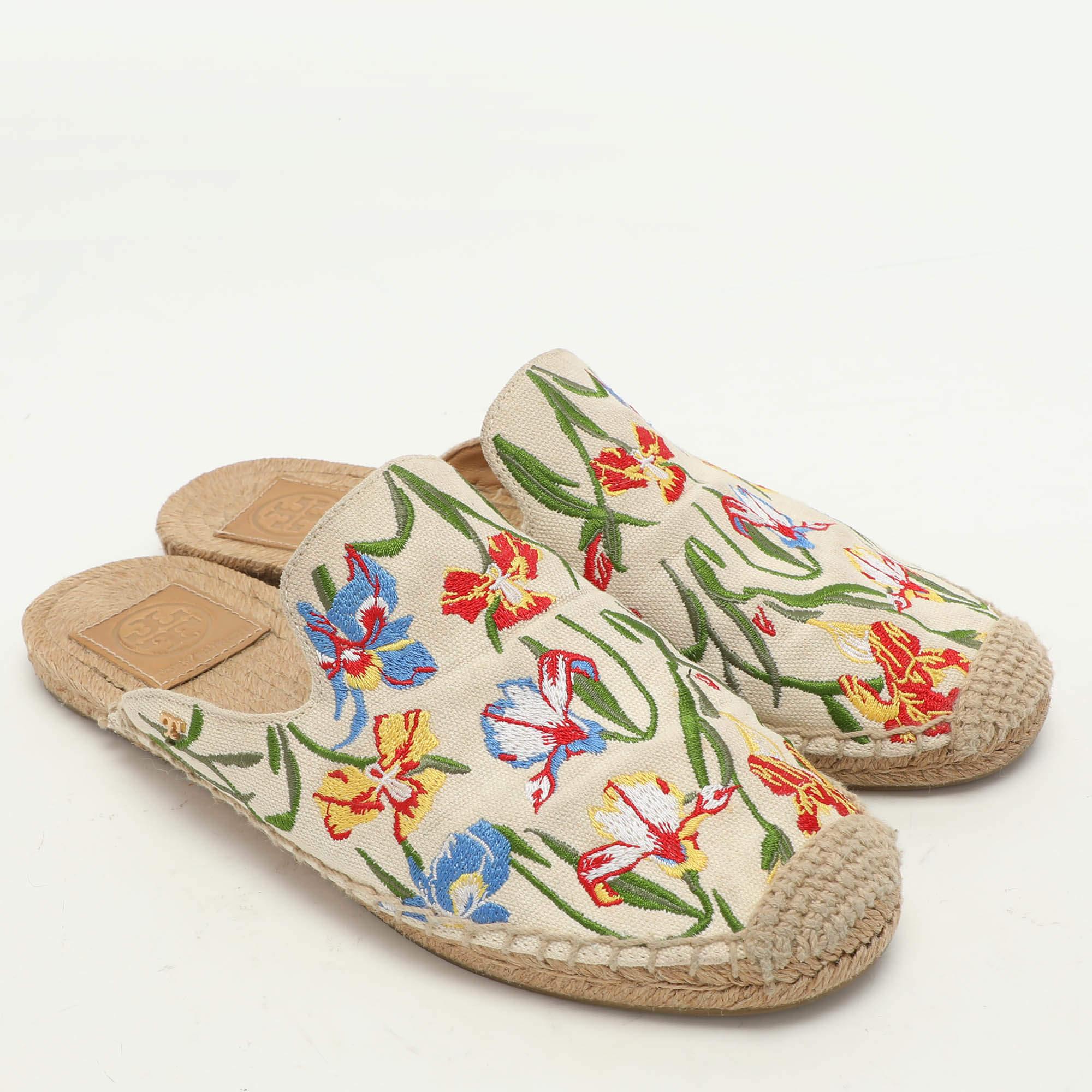 Tory Burch Mules espadrilles brodées de fleurs multicolores, taille 37,5 Bon état - En vente à Dubai, Al Qouz 2