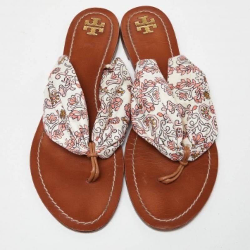 Tory Burch Multicolor Print Satin Carson Zehensandalen Größe 41 im Angebot 2