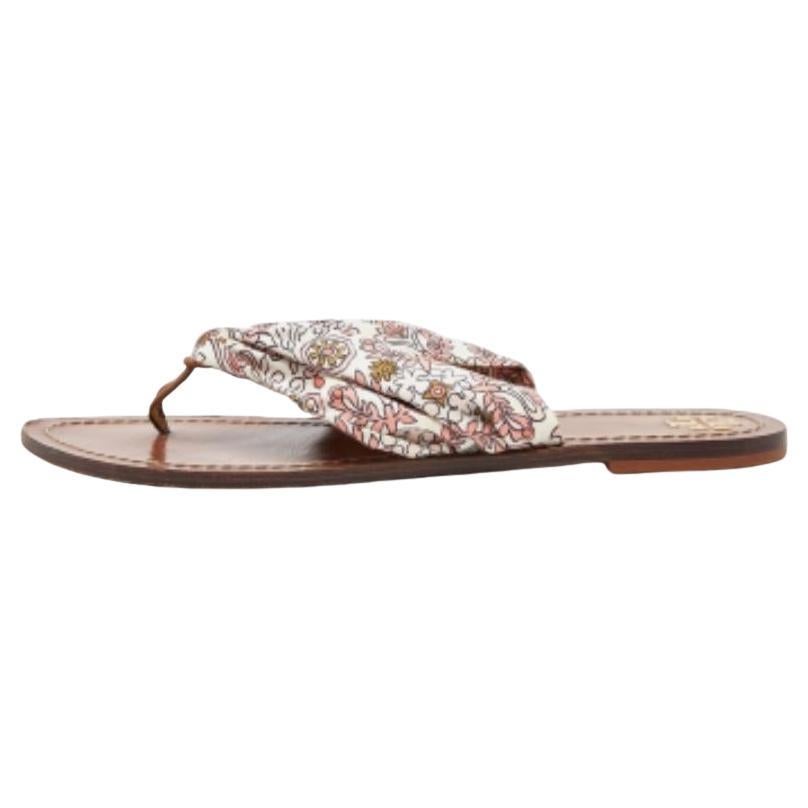 Tory Burch Sandali infradito Carson in raso con stampa multicolore Taglia 41