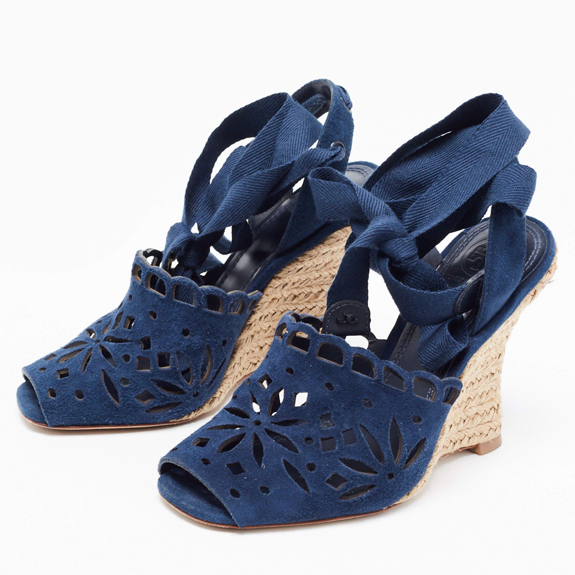 Wear these designer sandals to spruce up any outfit. They are versatile  chic  and can be easily styled. Made using quality materials  these sandals are well built and long lasting.