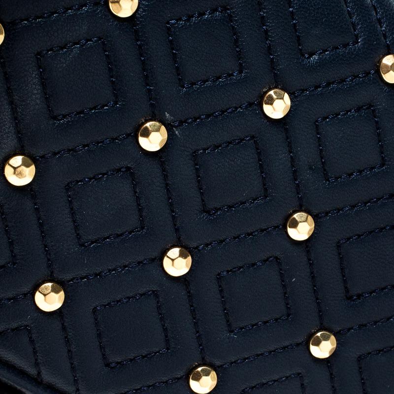 Tory Burch Navy Blue Quilted Leather Fleming Stud Crossbody Bag In Good Condition In Dubai, Al Qouz 2
