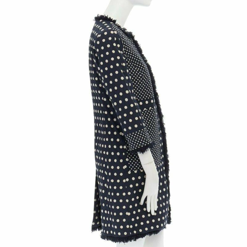 Manteau à bordures effilochées en jacquard à pois bleu marine et blanc de TORY BURCH US2 S Bon état - En vente à Hong Kong, NT