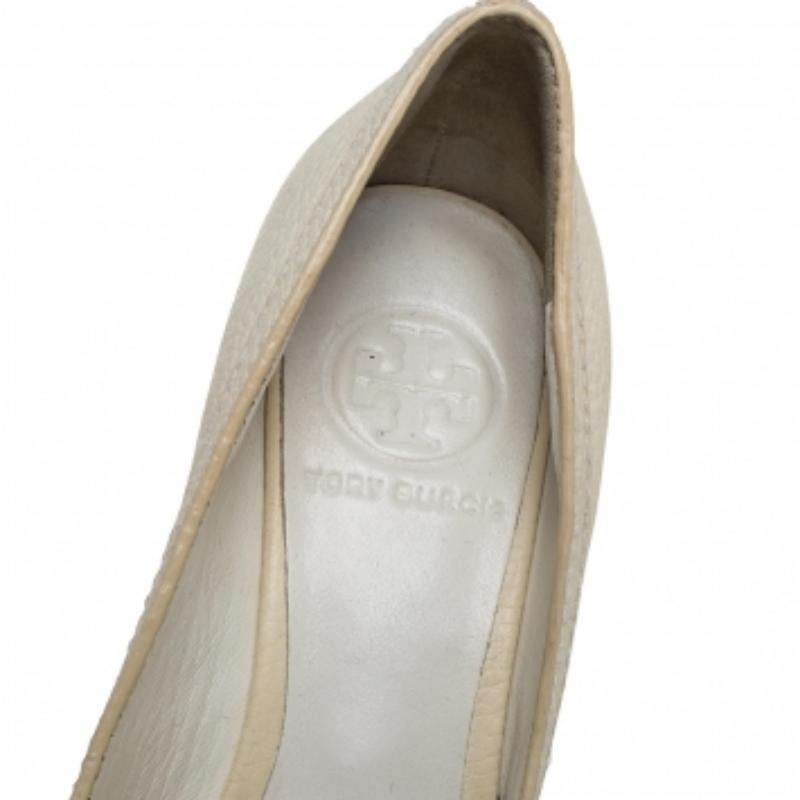 Tory Burch Off White Leather Logo Embellished Wedge Pumps Size 37 For Sale 3