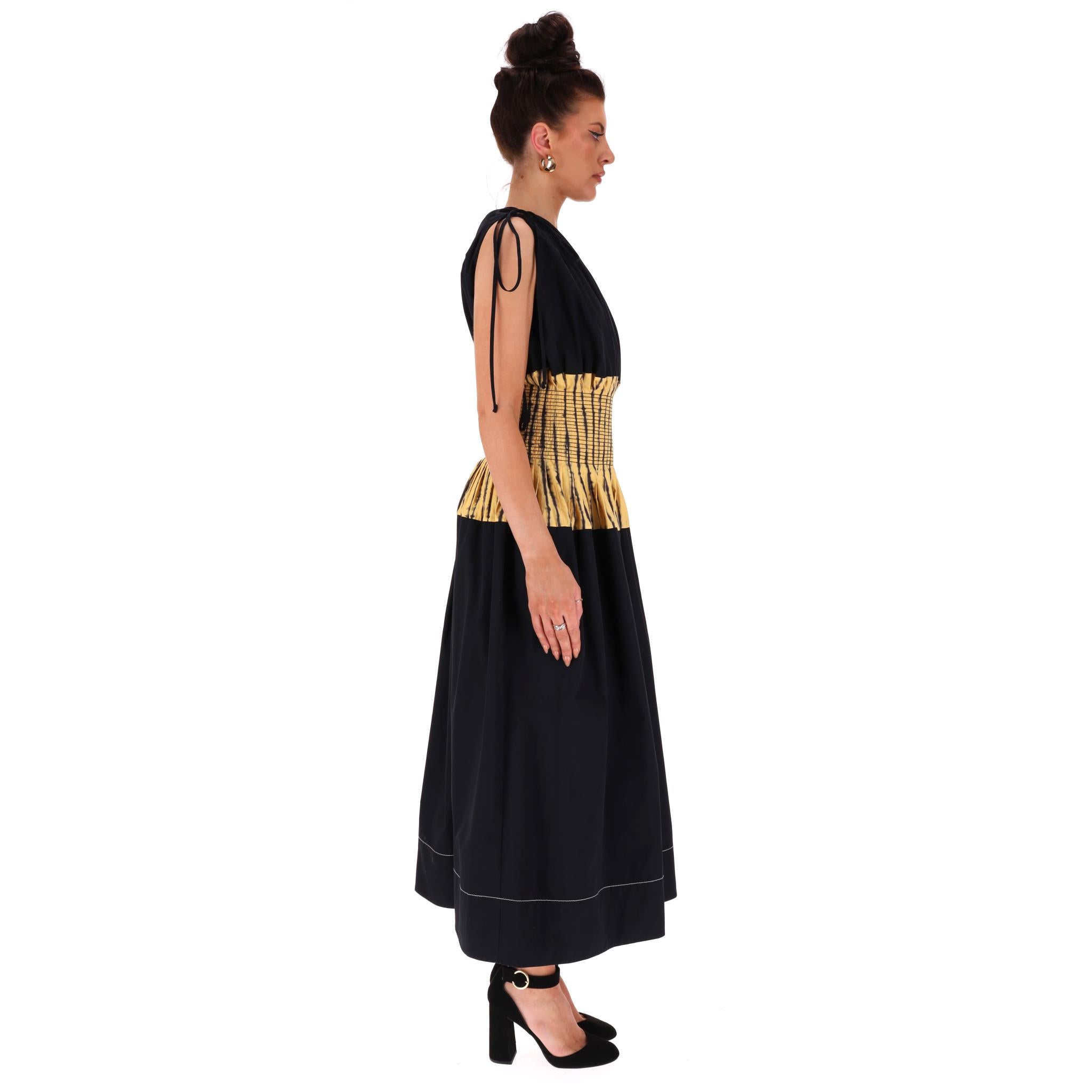 Tory Burch Ein-Schulter-Plissee-Kleid aus Baumwolle (Schwarz) im Angebot