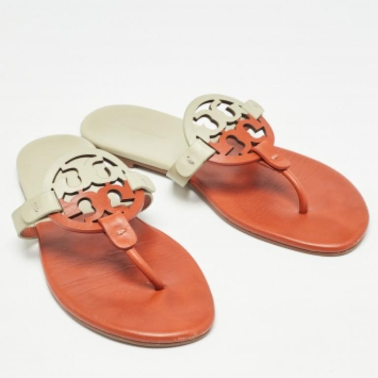 Tory Burch Orange/graue Miller Zehenschuhe aus Leder Größe 38,5 im Zustand „Gut“ im Angebot in Dubai, Al Qouz 2