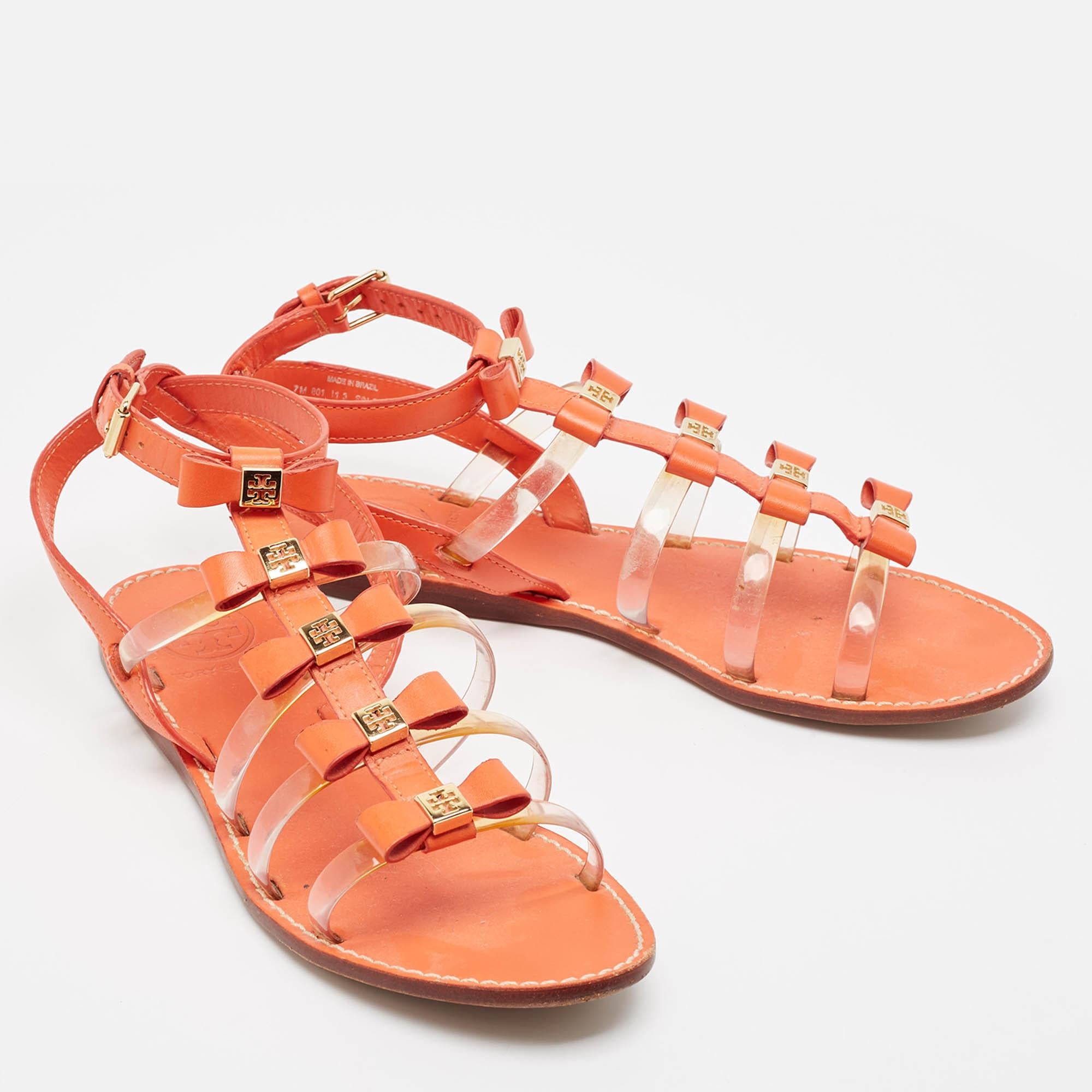 Tory Burch Sandalias planas Kira de piel naranja y PVC talla 37.5 en Bastante bueno estado para la venta en Dubai, Al Qouz 2
