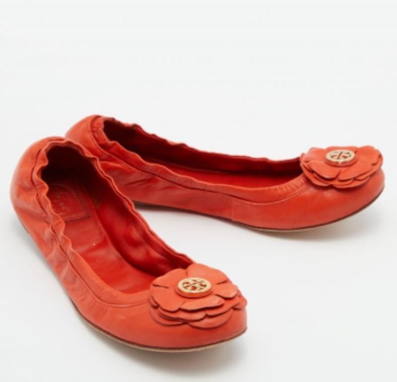 Rouge Tory Burch Orange Leather Scrunch Ballet Flats Taille 38 en vente