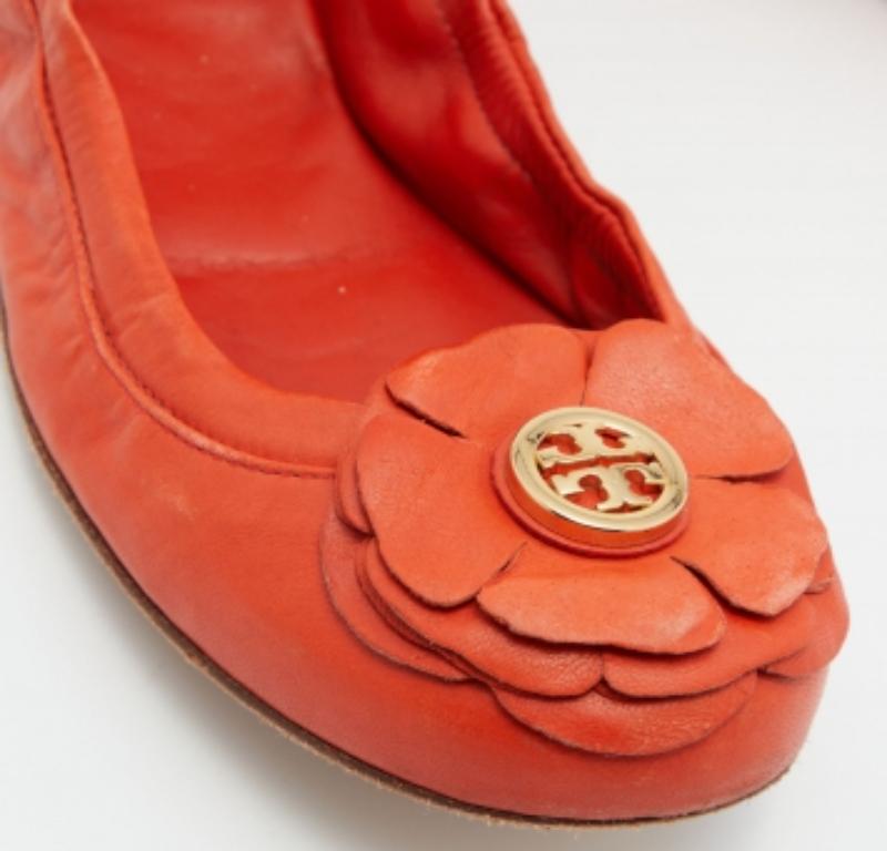 Tory Burch Orange Leather Scrunch Ballet Flats Taille 38 en vente 1