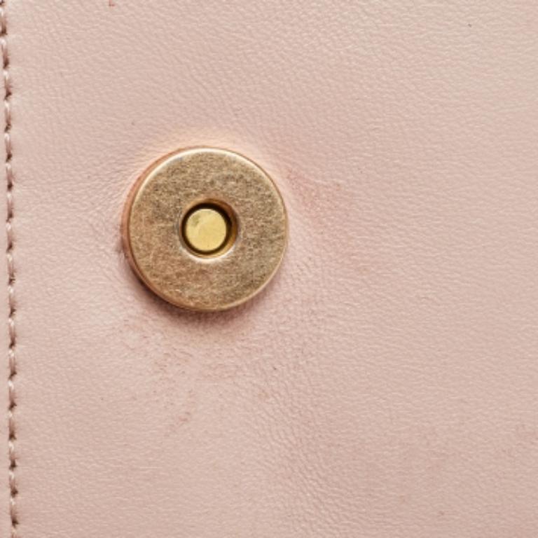 Tory Burch Rosa Leder Britten Umhängetasche mit Klappe im Angebot 6