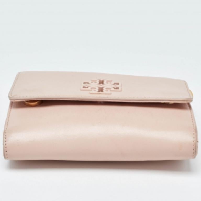 Tory Burch Rosa Leder Britten Umhängetasche mit Klappe im Zustand „Relativ gut“ im Angebot in Dubai, Al Qouz 2