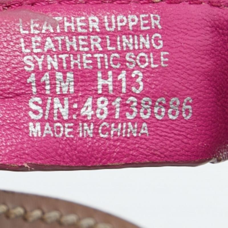 Tory Burch - Sandales plates à bride arrière en cuir rose avec logo, taille 41 en vente 3