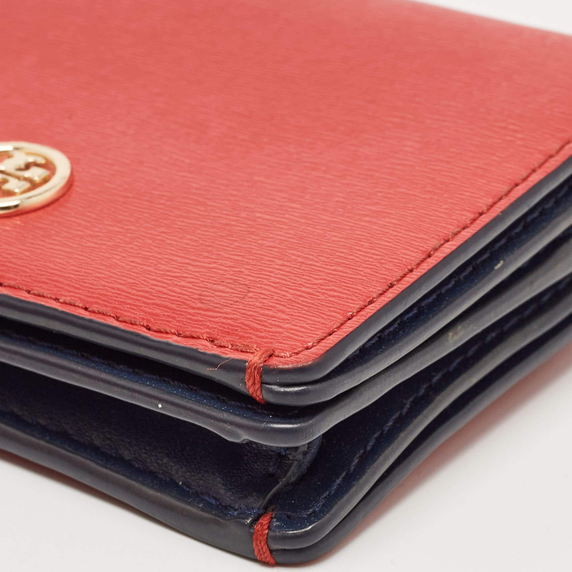 Portafoglio Robinson Bifold in pelle rossa/blu di Tory Burch in vendita 5