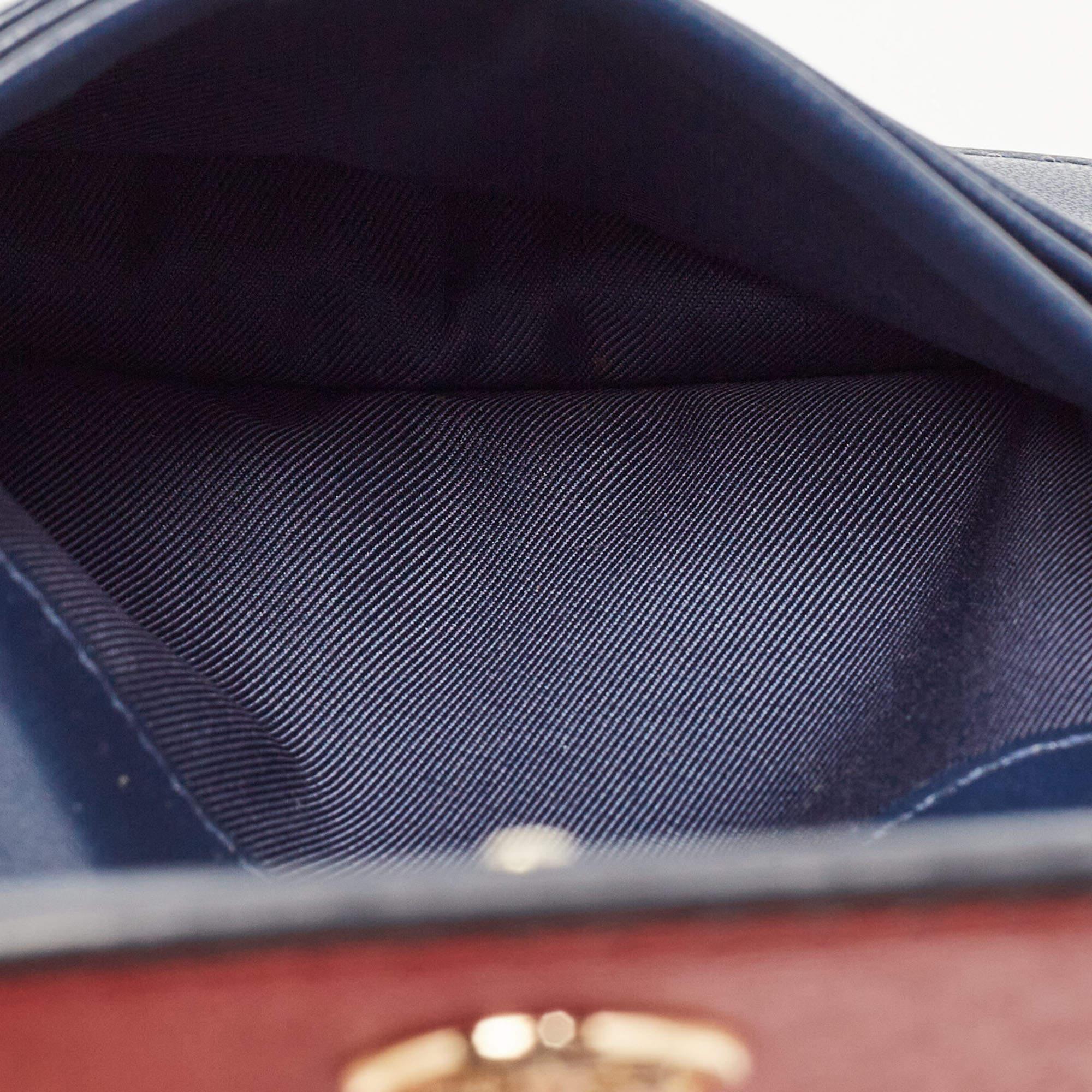 Portafoglio Robinson Bifold in pelle rossa/blu di Tory Burch In condizioni ottime in vendita a Dubai, Al Qouz 2