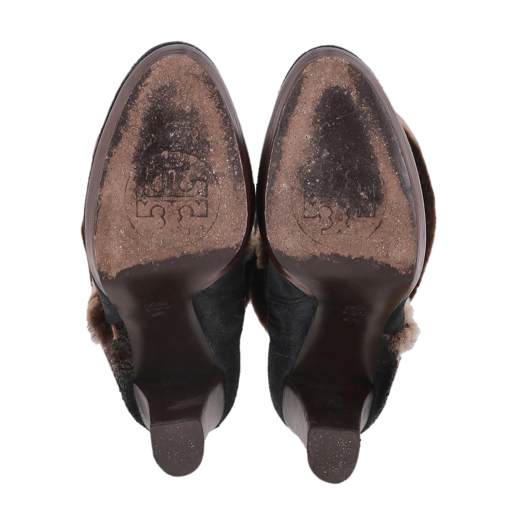 Tory Burch - Sebastian - Bottes à hauteur de genou en cuir et shearling Pour femmes en vente