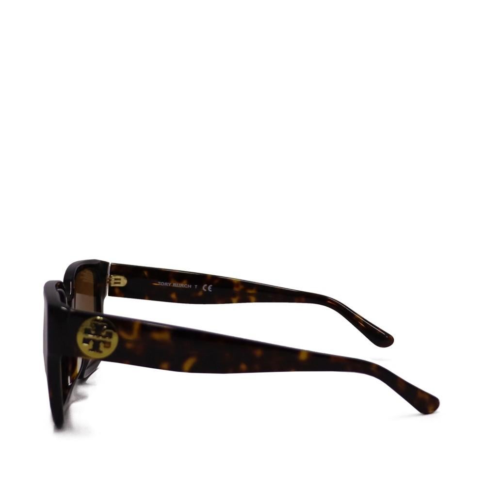 Tory Burch Square Sunglasses , Featuring tinted gradient brown lenses, 100% UV protection and a full-Rim style.

Hardware: Plastic.
Lens: Brown
Lens Width: 53 mm
Lens Bridge:19 mm
Arm Length:140 mm
Overall Condition: Good
*Includes original box