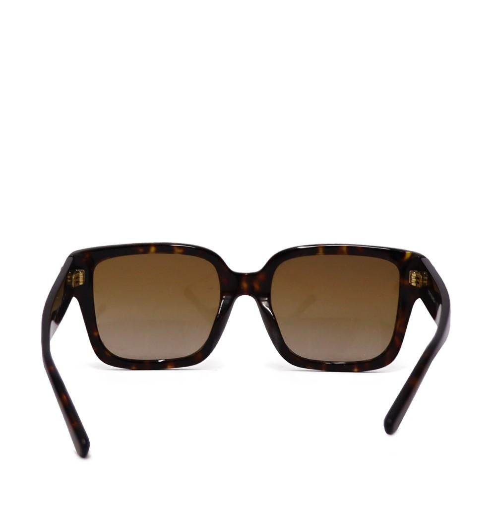 Tory Burch Square Sunglasses In Good Condition For Sale In Amman, JO