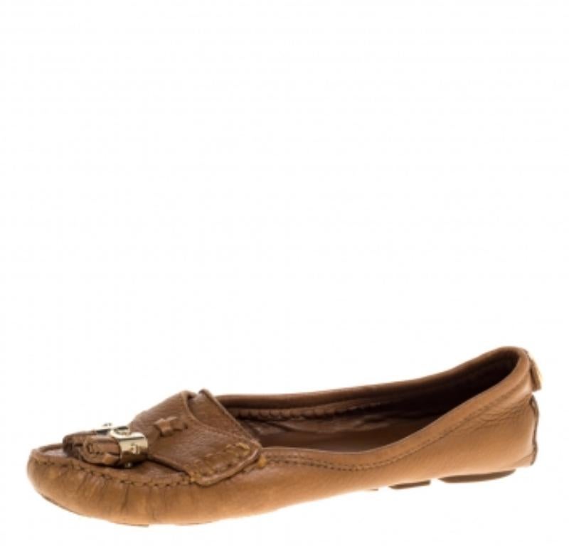 Tory Burch Tan Leather Lawrence Tassel And Logo Embellished Loafers Size 36.5 For Sale 2