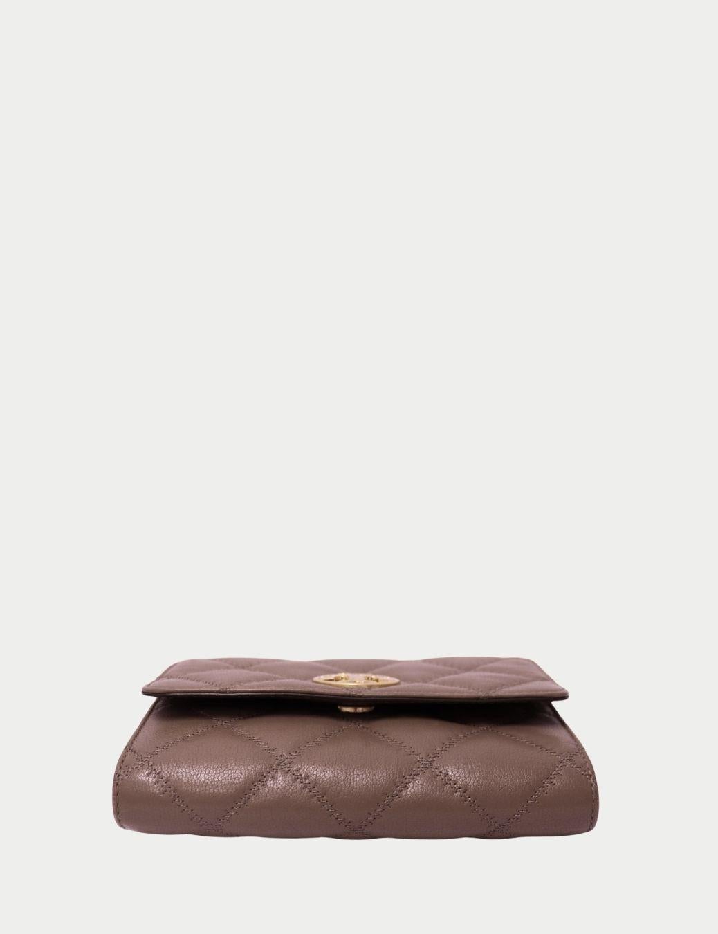 Marron Tory Burch Tan Quilted Leather Crossbody Bag with Gold Logo en vente