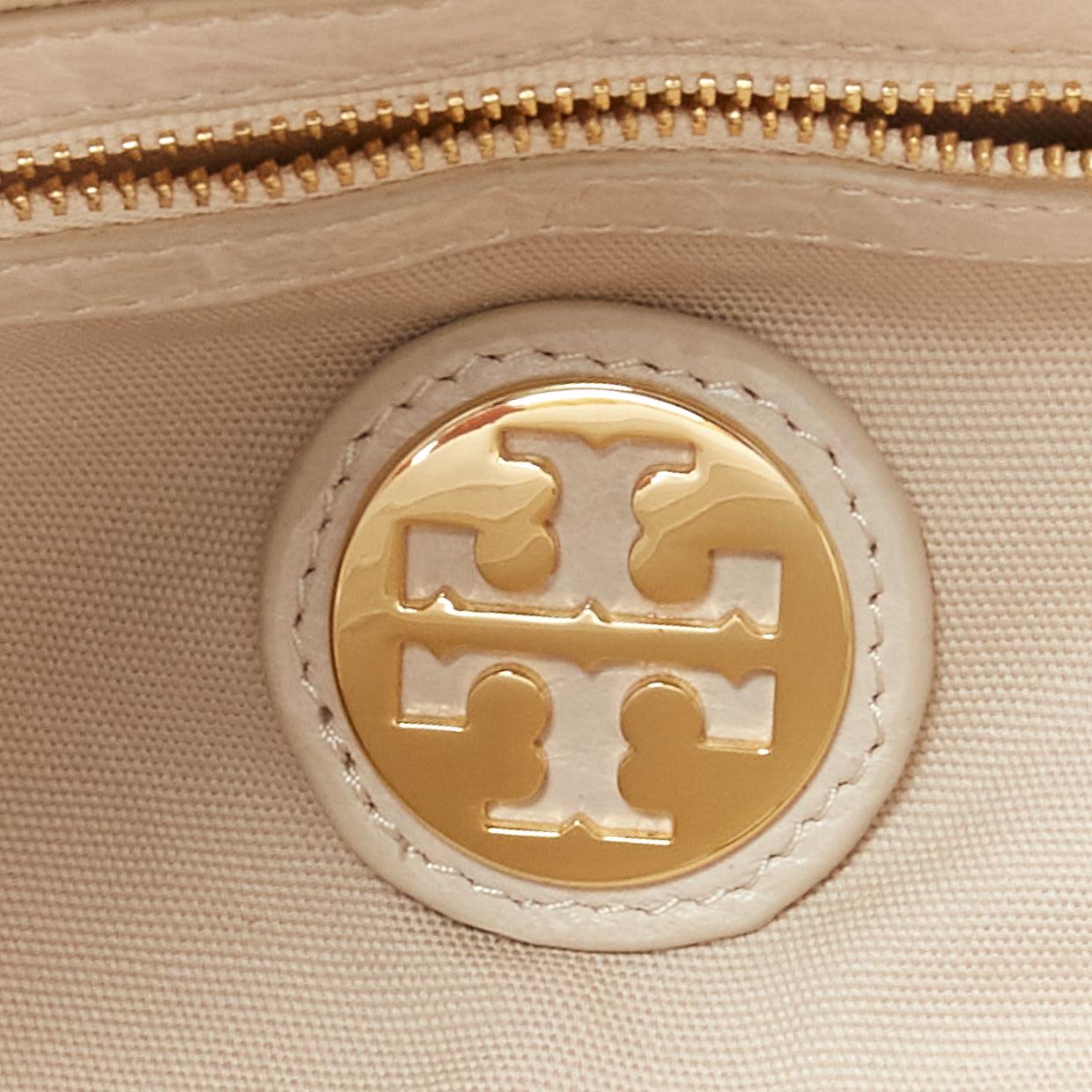TORY BURCH white textured leather logo patch gold hardware A4 tote bag For Sale 6