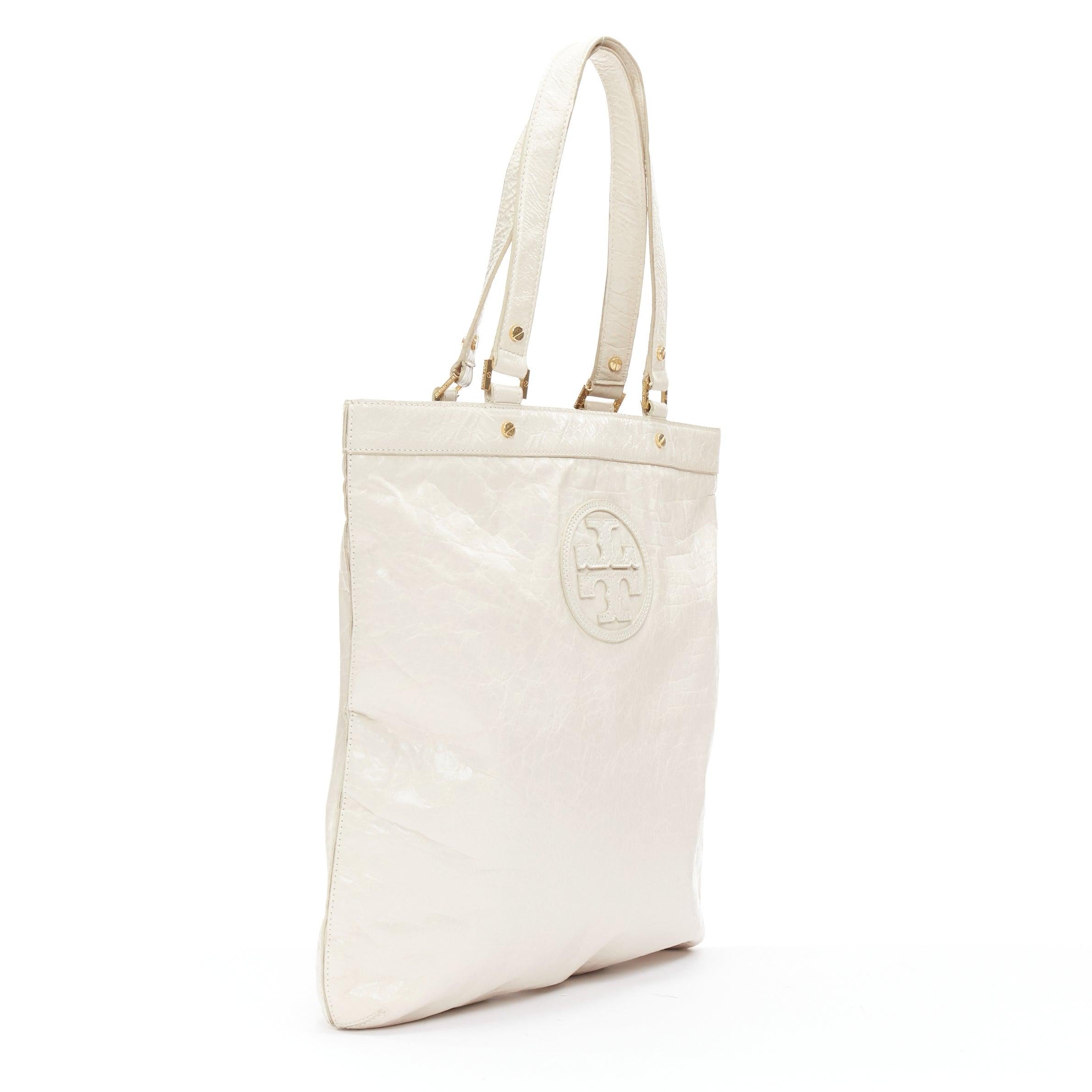 Beige TORY BURCH white textured leather logo patch gold hardware A4 tote bag For Sale