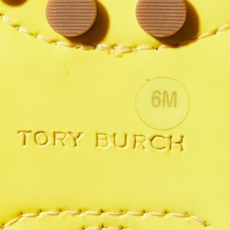 Tory Burch - Mocassins en cuir et cuir verni jaune, taille 36,5 en vente 3