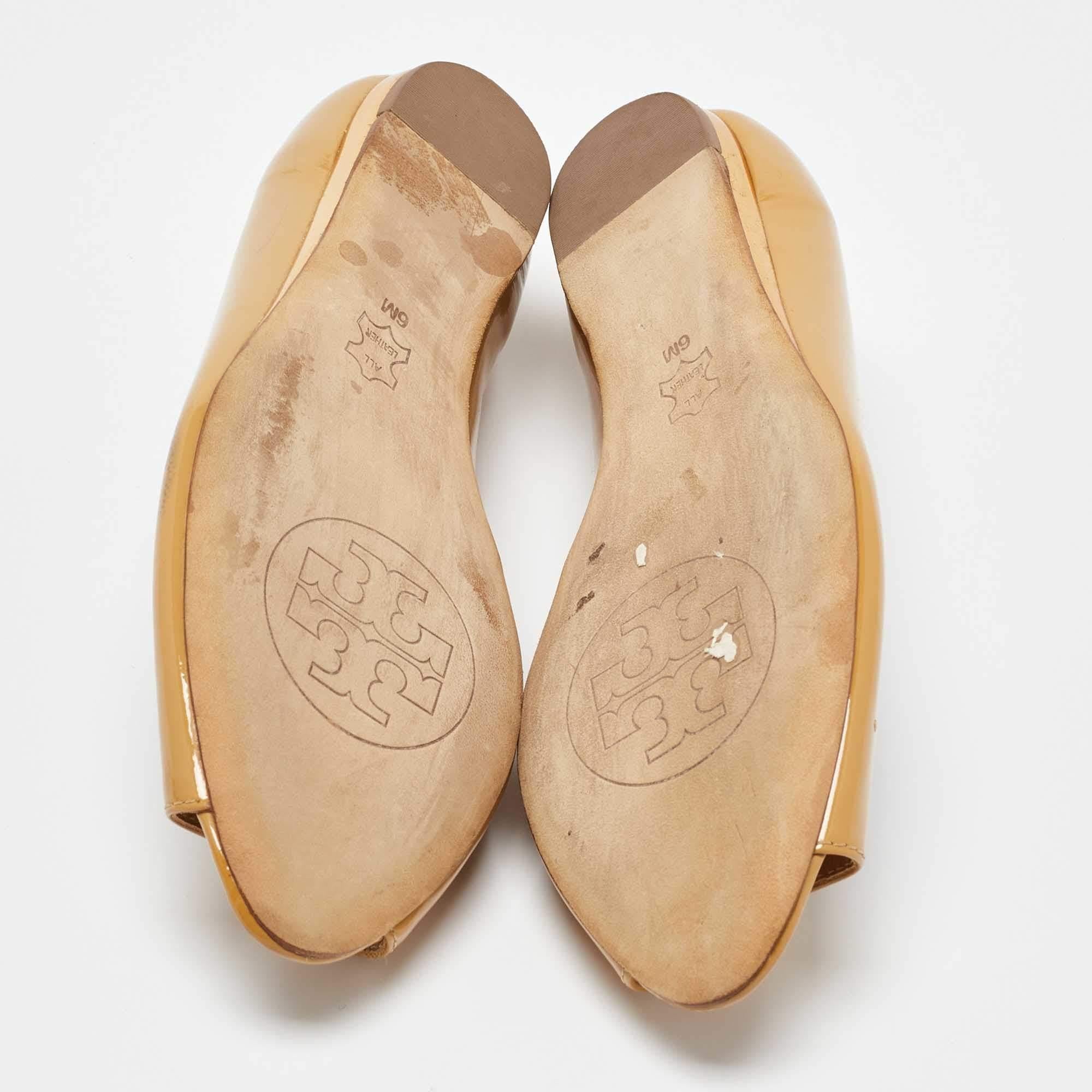 Tory Burch Yellow Patent Leather Ballet Flats Size 36 For Sale 2