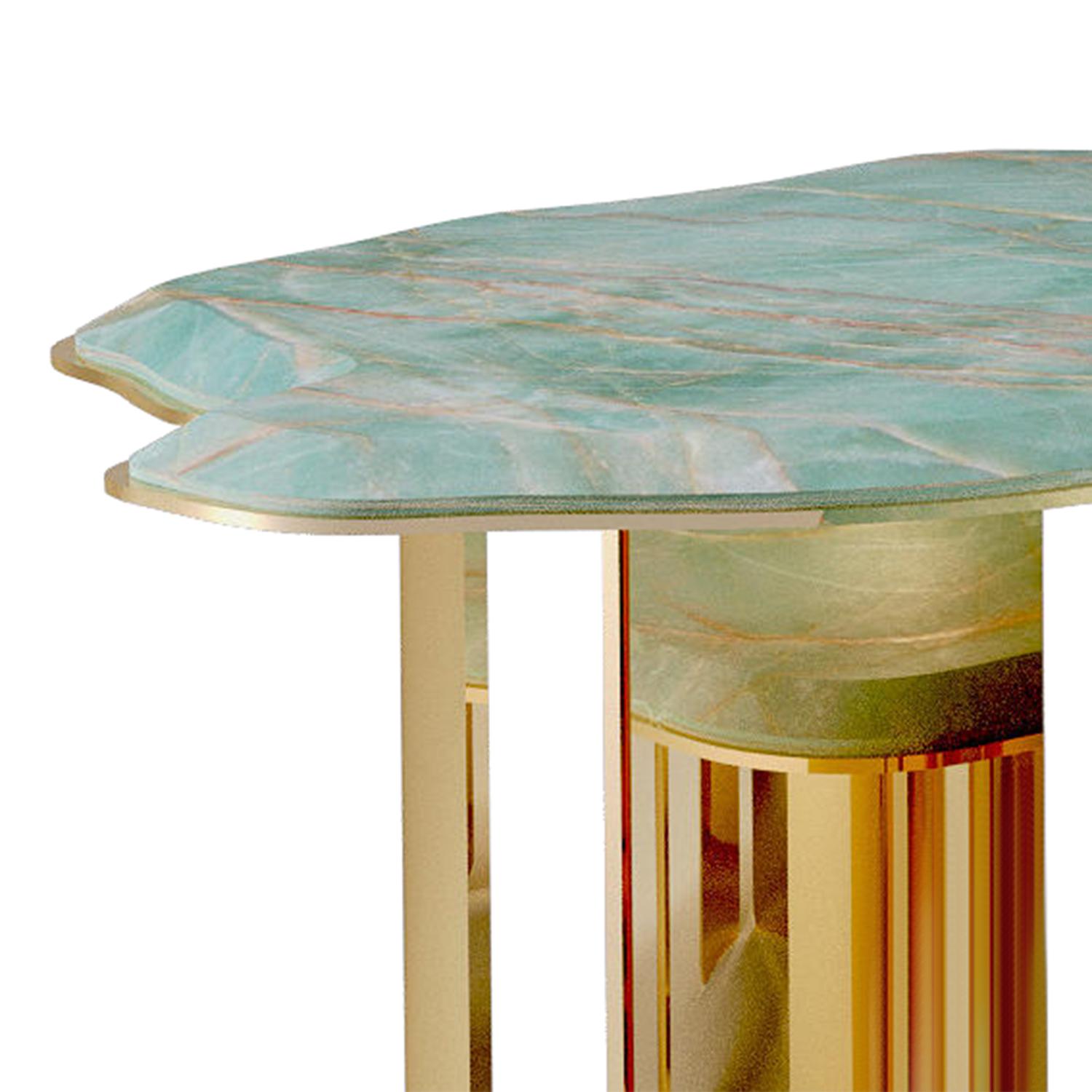 Side Table Toscane with elite botanic carved and 
polished marble top and with metal base in gold finish.