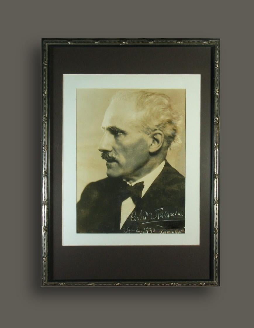 International Style Toscanini, Arturo. (1867-1957)   Signed Photograph For Sale