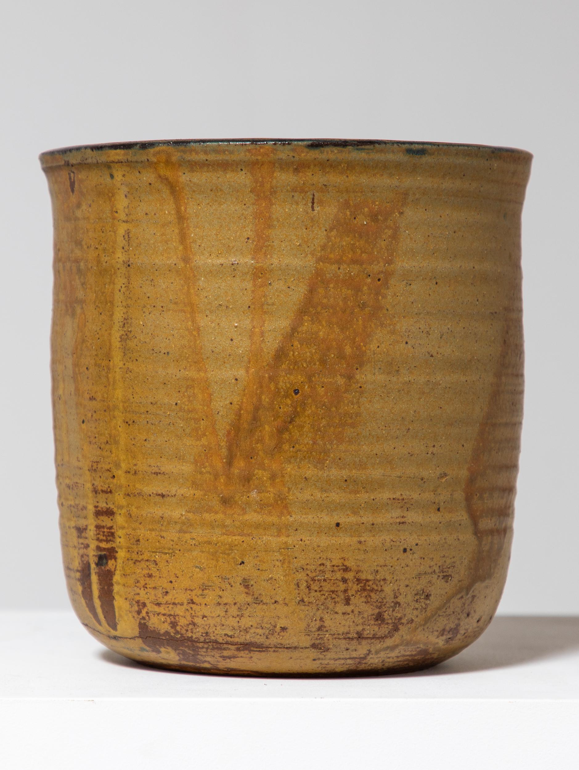 Toshiko Takaezu Early Vase In Good Condition For Sale In Brooklyn, NY
