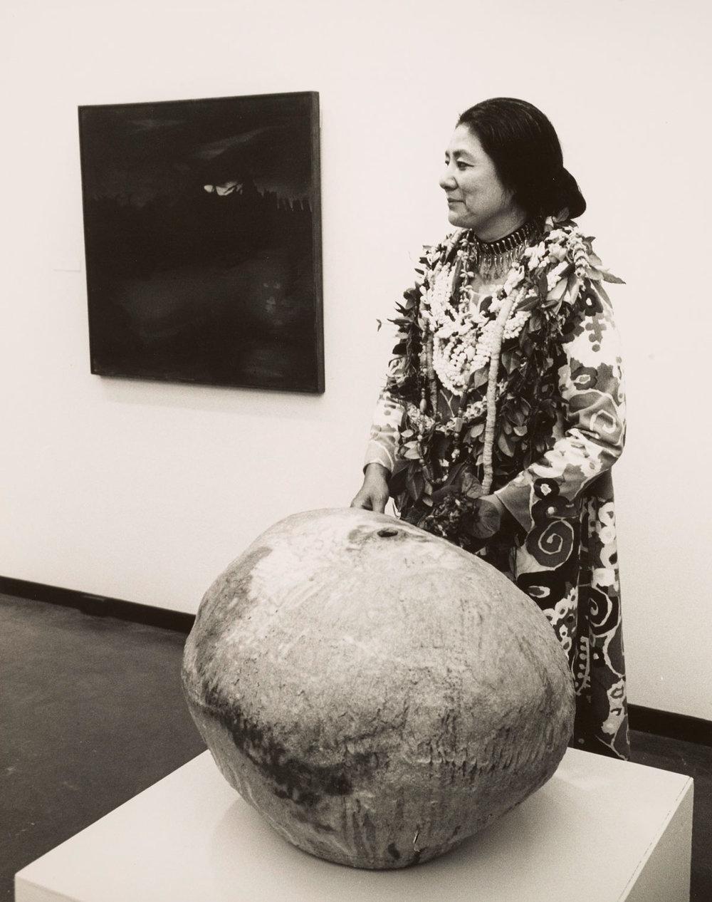 Mid-20th Century Toshiko Takaezu Glazed Stoneware American Abstract Modernist Bowl