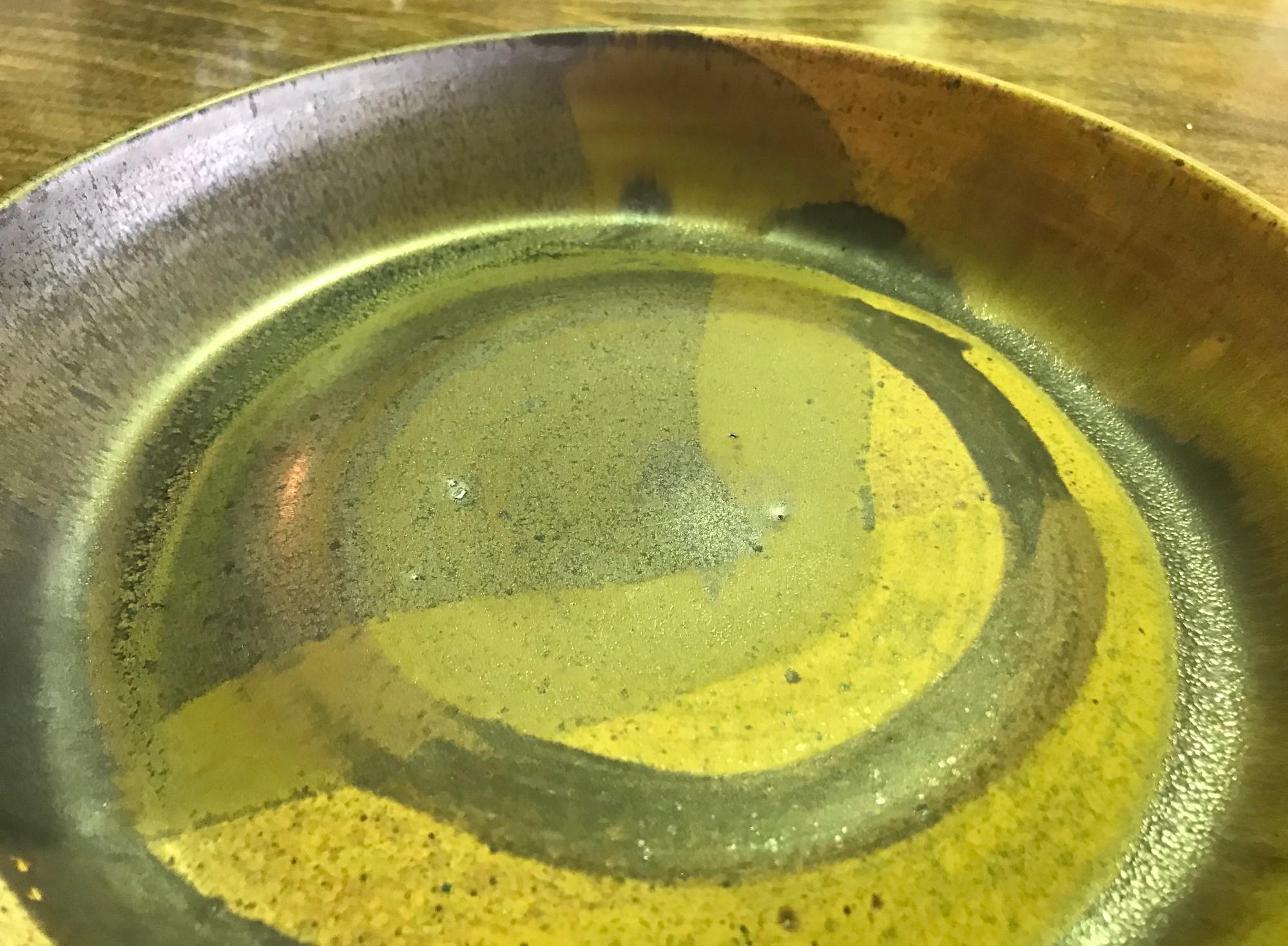 Toshiko Takaezu Signed Mid-Century Modern Japanese Glazed Ceramic Pottery Bowl 4