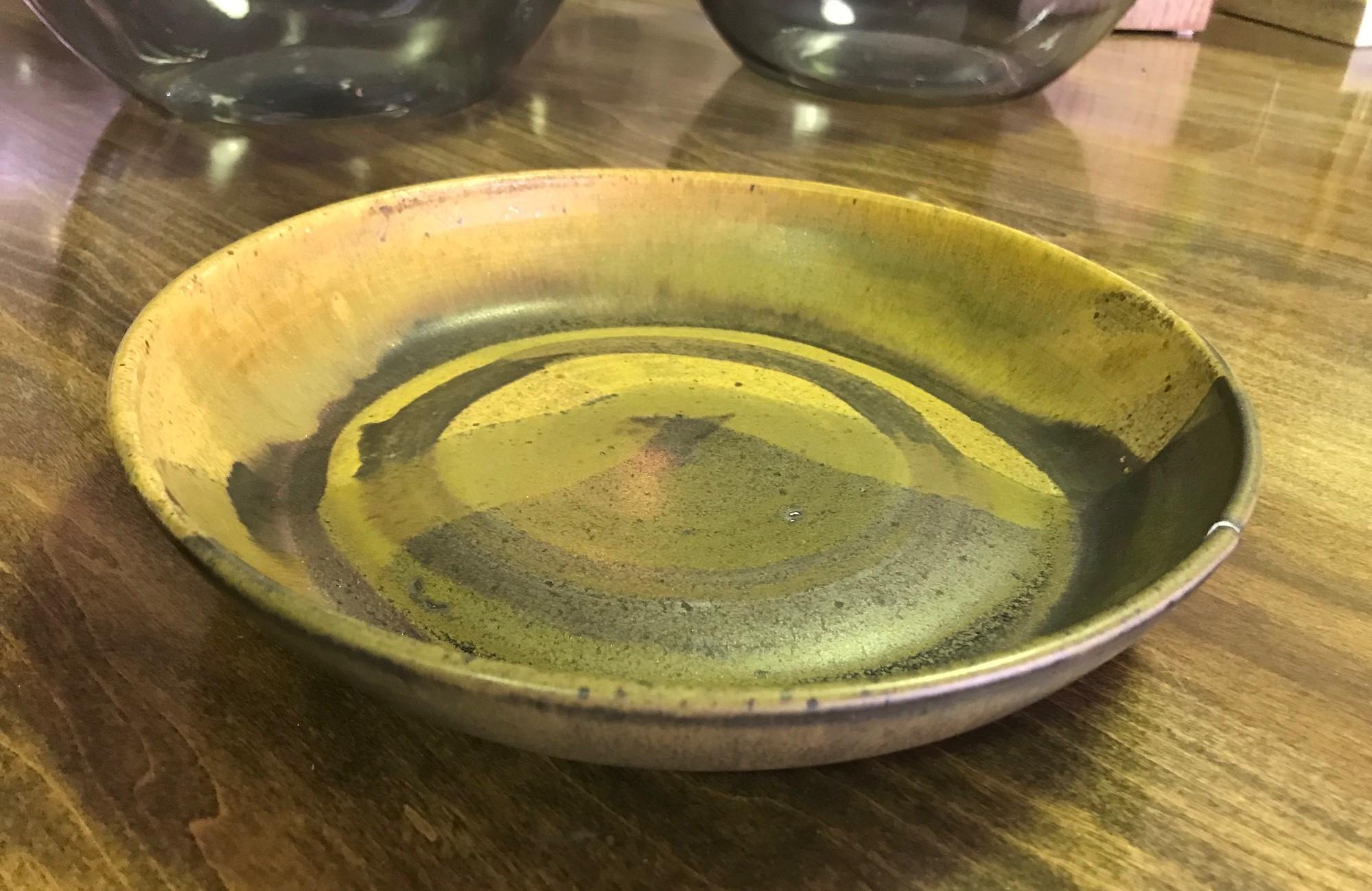 Hand-Crafted Toshiko Takaezu Signed Mid-Century Modern Japanese Glazed Ceramic Pottery Bowl