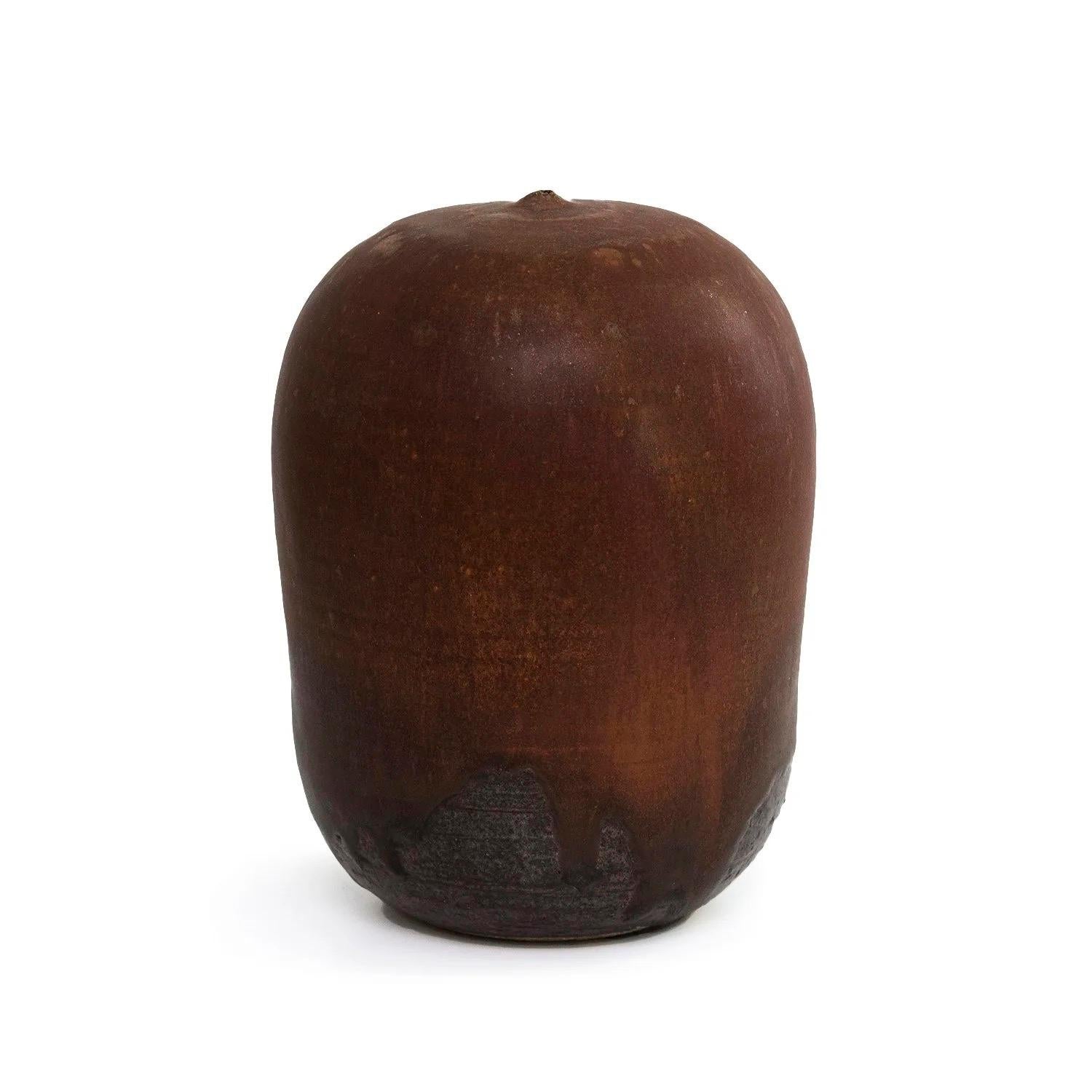 Rare Closed Form de Toshiko Takaezu en vente 2