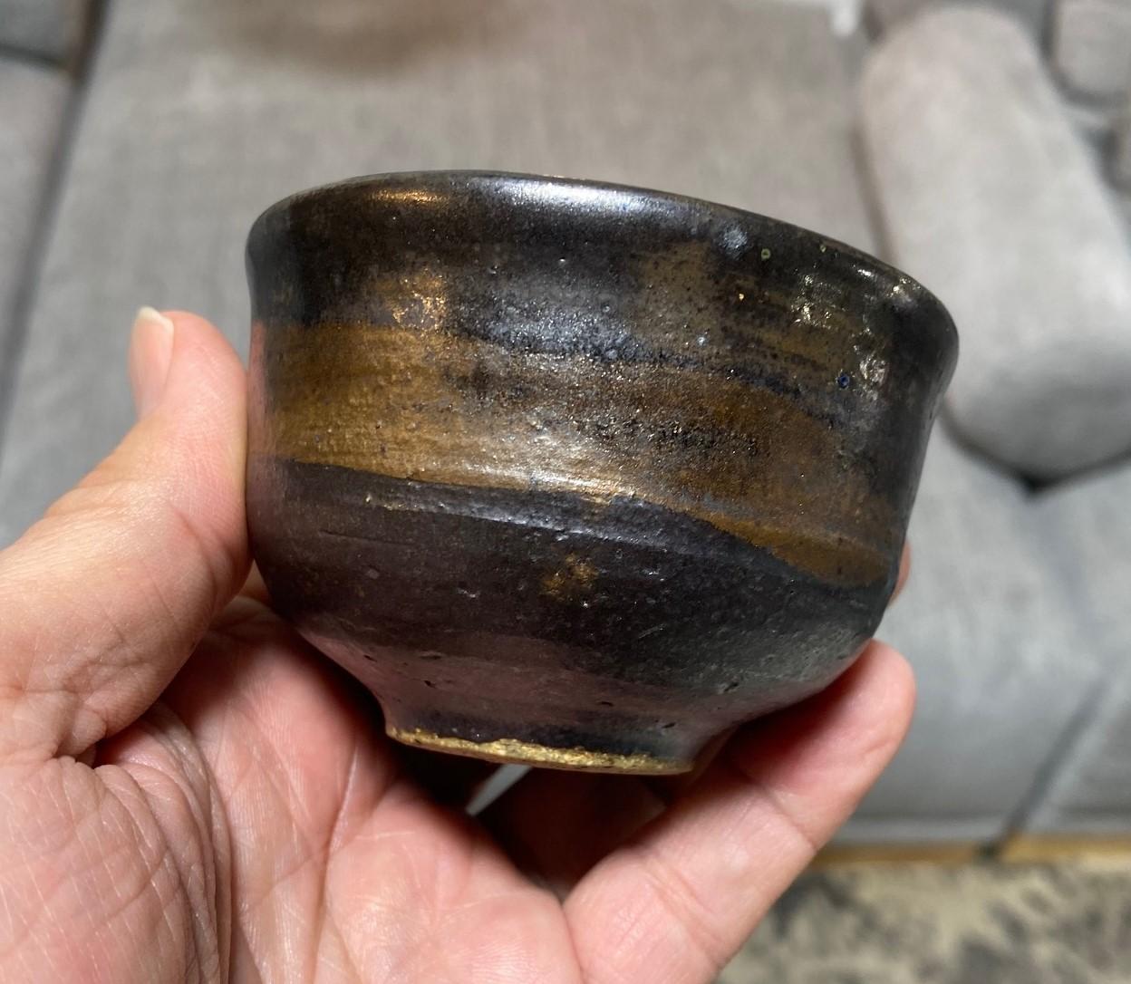 Toshiko Takaezu Signed Japanese Hawaiian Glazed Pottery Chawan Yunomi Tea Bowl For Sale 3