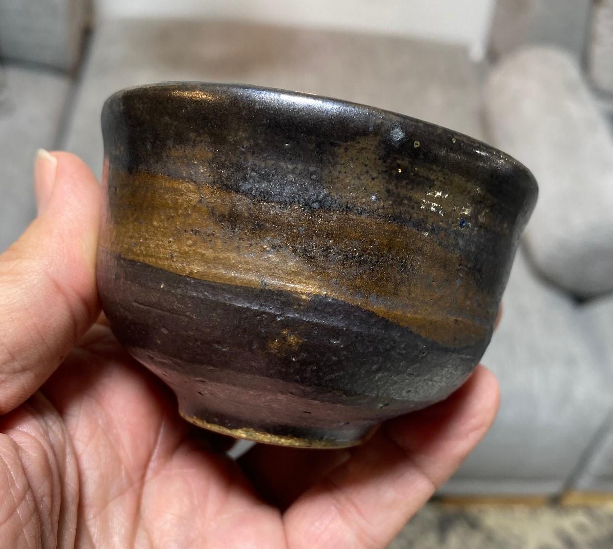 Toshiko Takaezu Signed Japanese Hawaiian Glazed Pottery Chawan Yunomi Tea Bowl For Sale 4