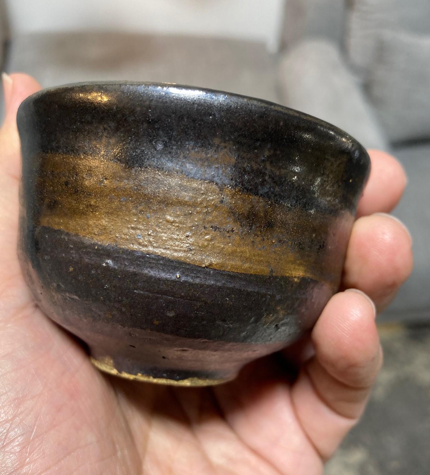 Bol à thé Chawan Yunomi en poterie émaillée hawaïenne signé Toshiko Takaezu en vente 11