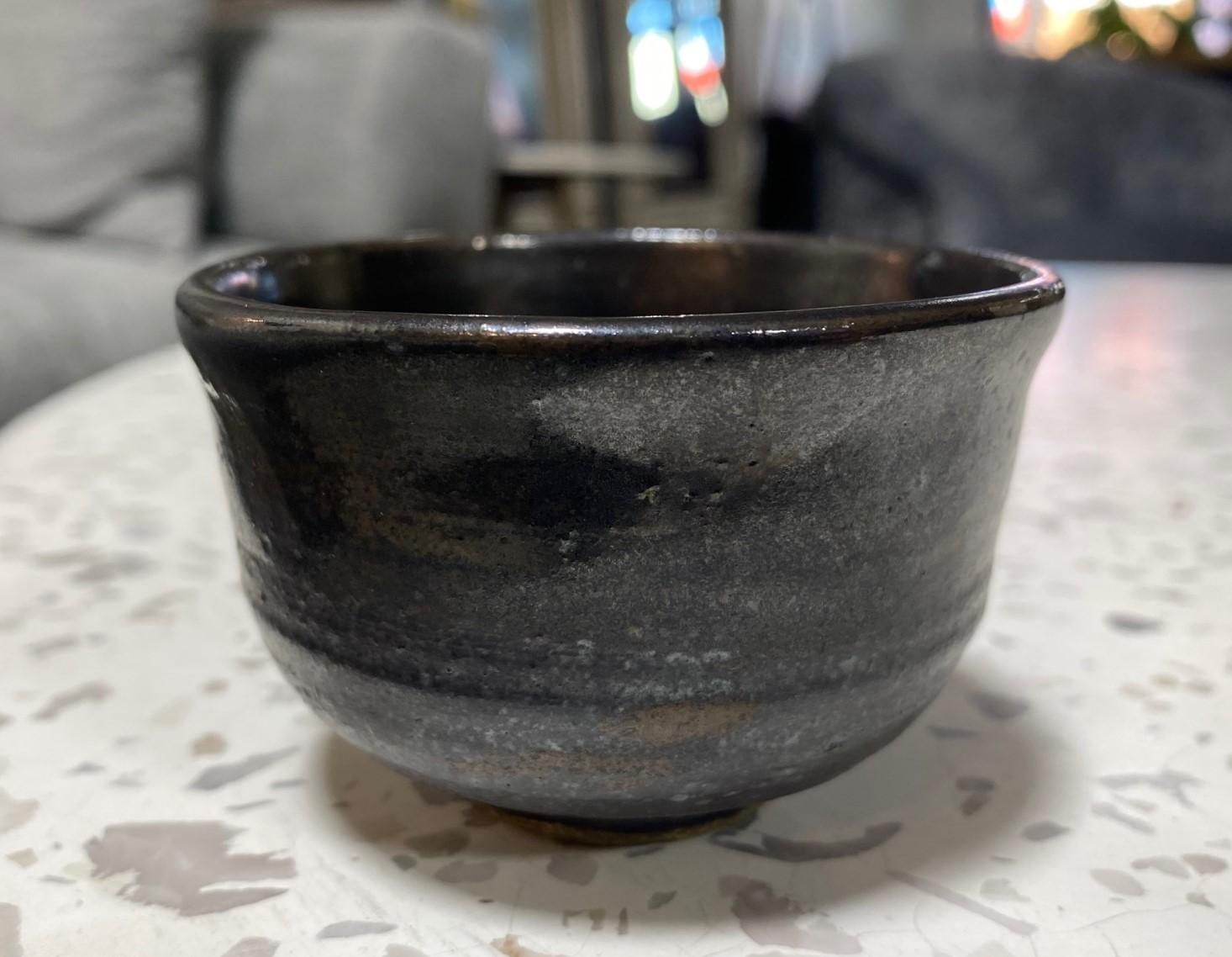 Tazón de té Chawan Yunomi de cerámica japonesa esmaltada hawaiana firmado por Toshiko Takaezu Estadounidense en venta