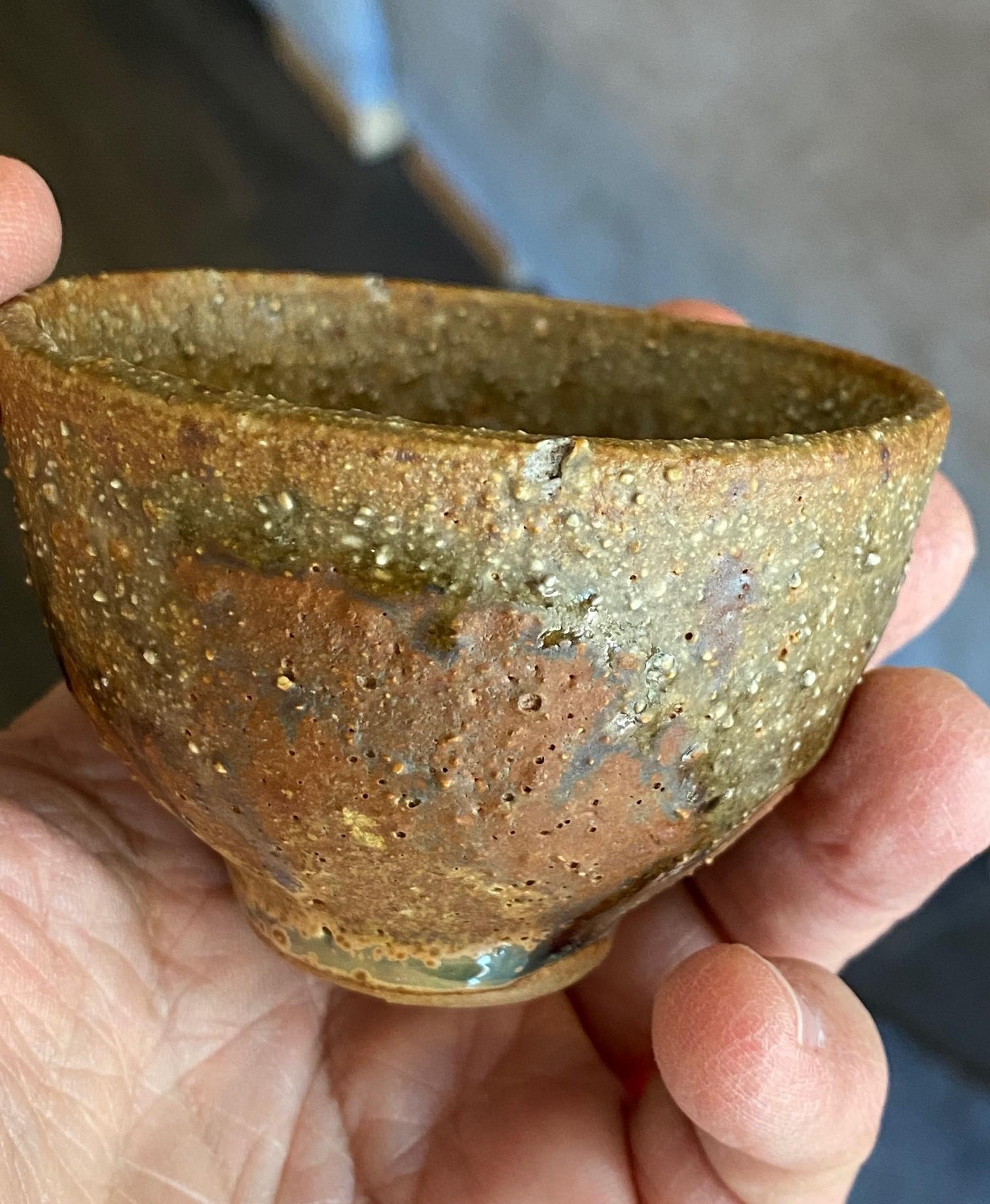 Toshiko Takaezu Signierte japanische Shigaraki Ware Keramik Chawan Yunomi Teeschale im Angebot 4