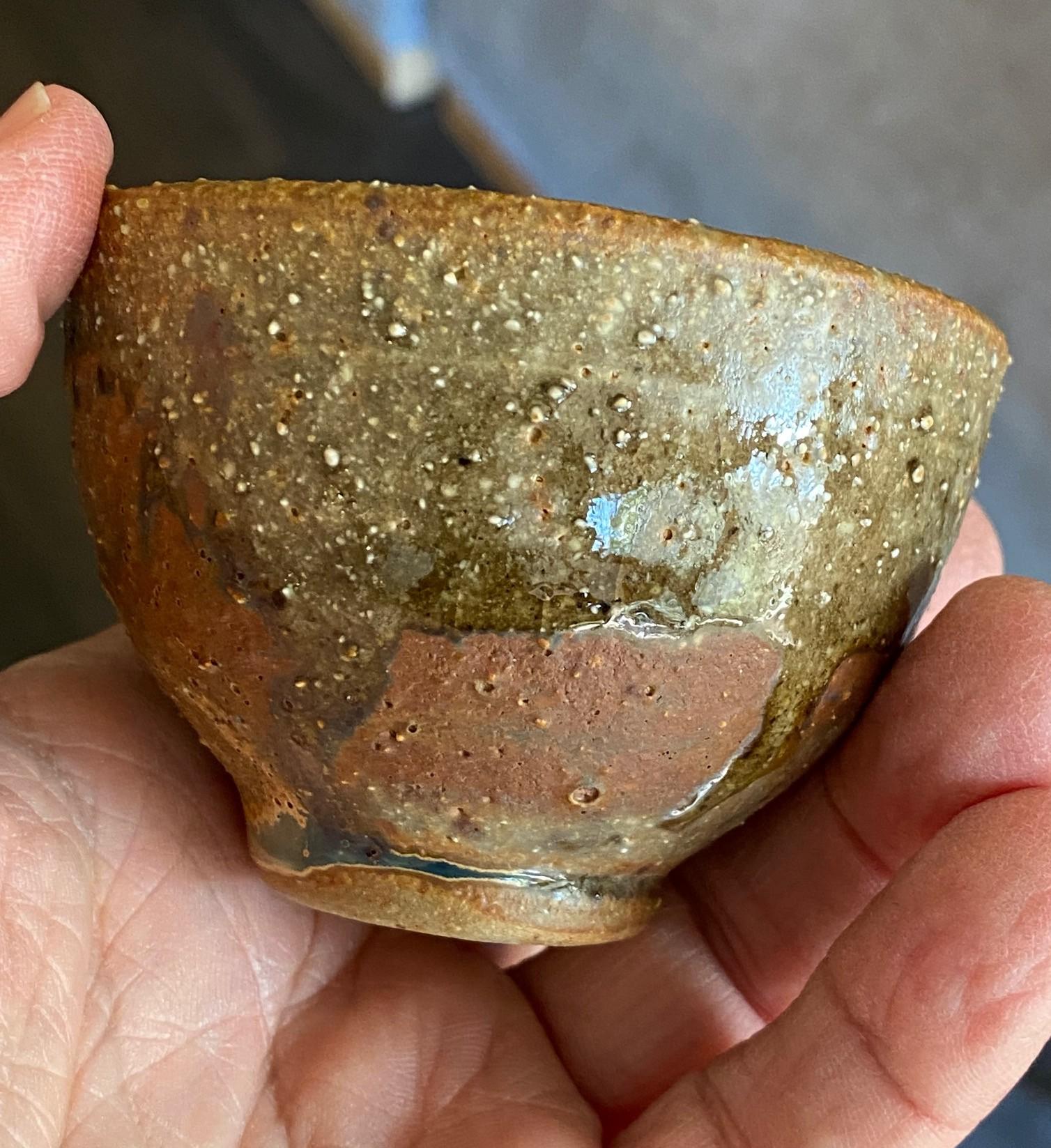 Toshiko Takaezu Signierte japanische Shigaraki Ware Keramik Chawan Yunomi Teeschale im Angebot 5