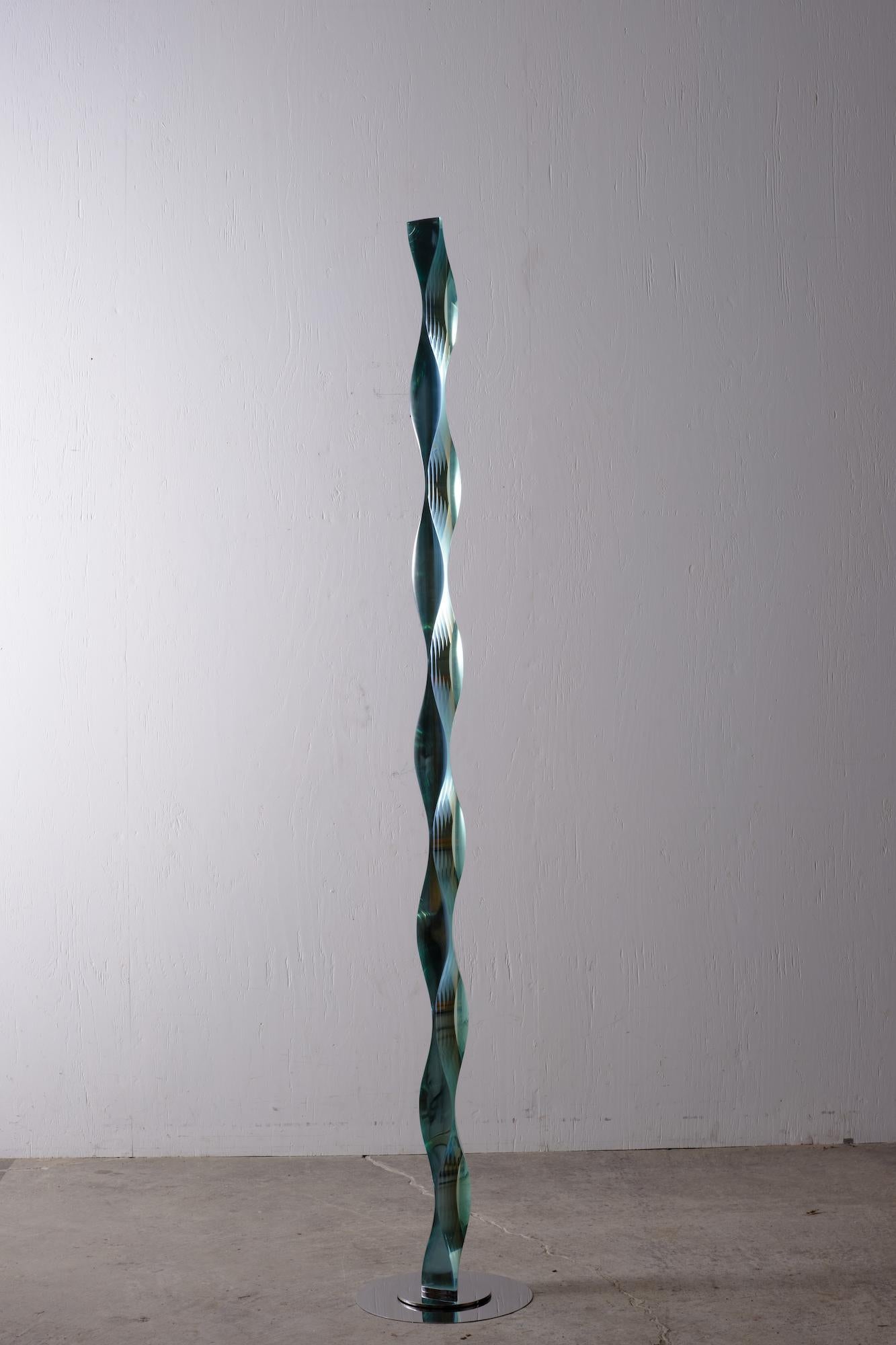 Colonna di vetro senza fine / 240601 di Toshio Iezumi - Scultura contemporanea in vendita 1