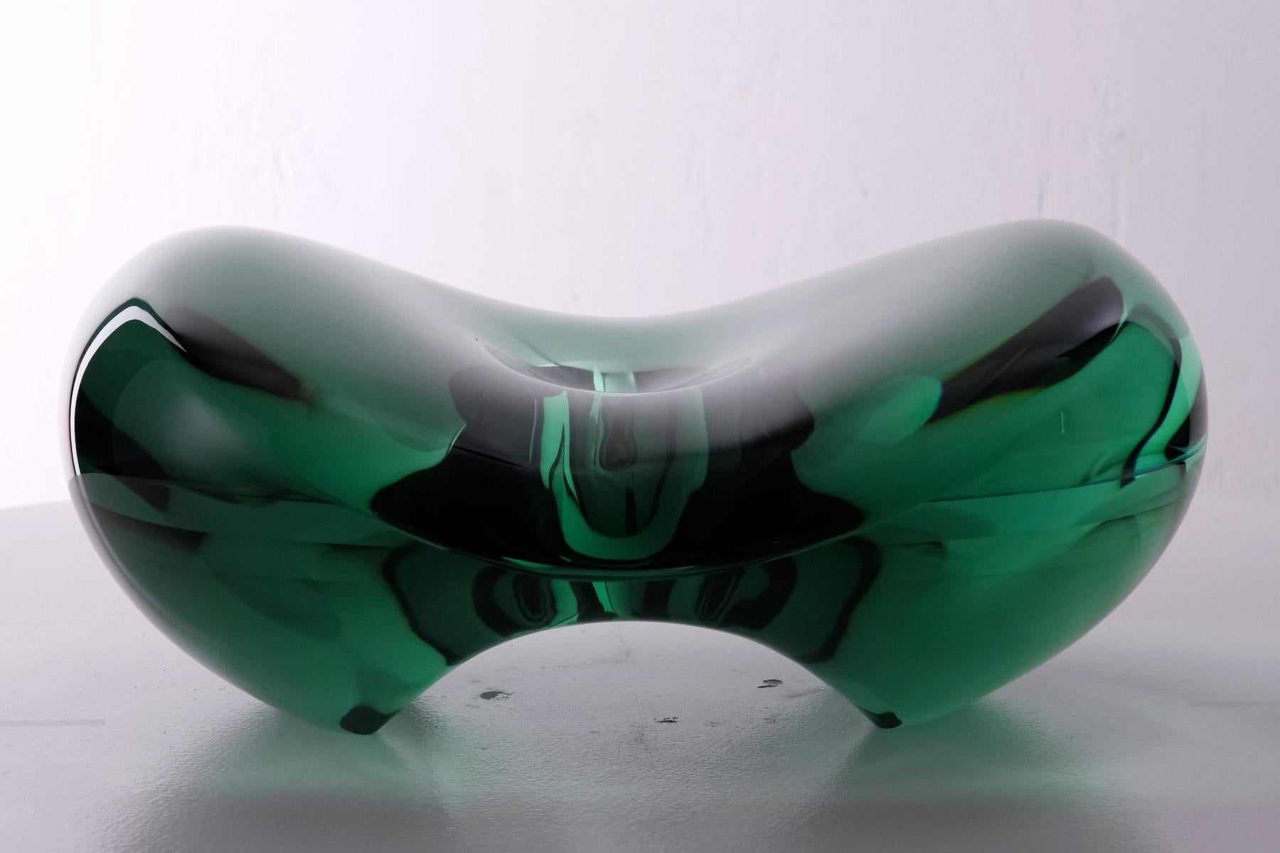 F.171201 di Toshio Iezumi - Scultura in vetro contemporanea, verde, astratta, leggera in vendita 2