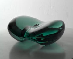F.171201 di Toshio Iezumi - Scultura in vetro contemporanea, verde, astratta, leggera