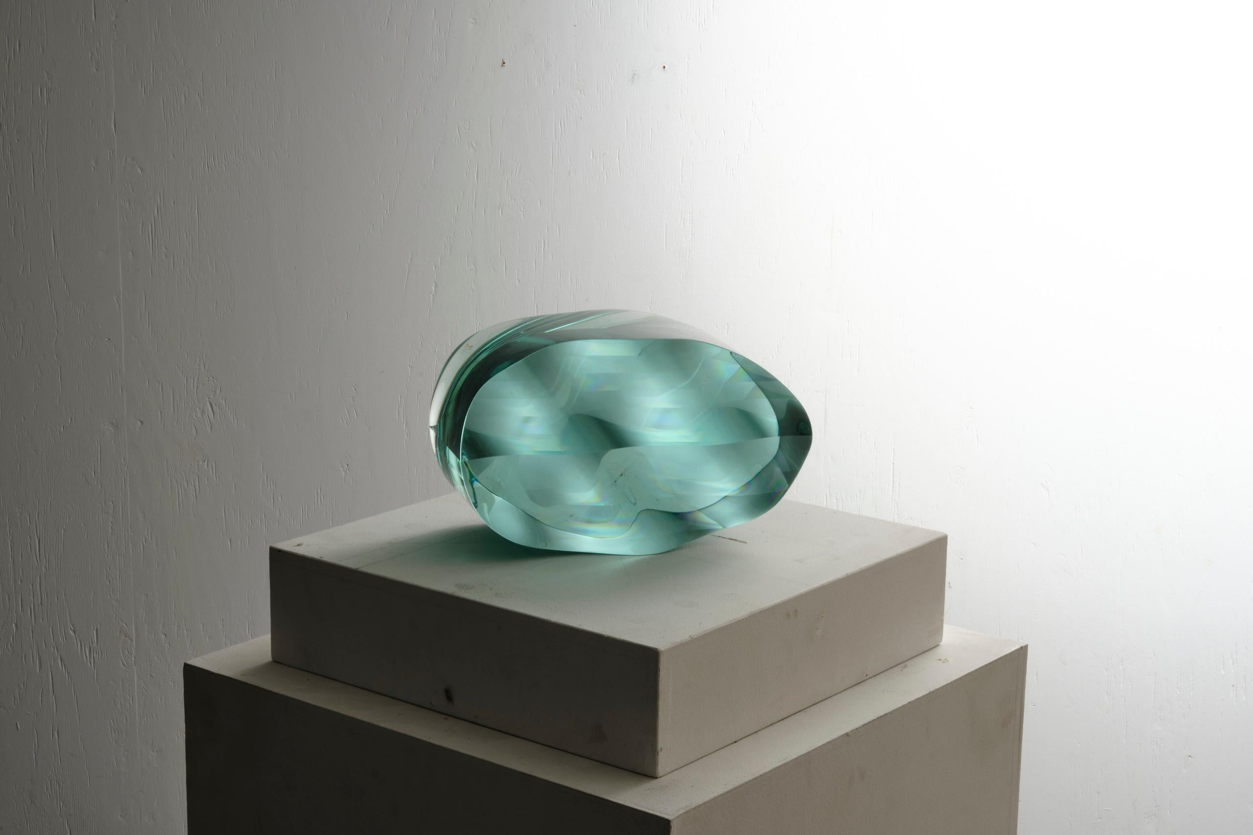 F.230101 de Toshio Iezumi - Sculpture contemporaine en verre, verte, abstraite en vente 9