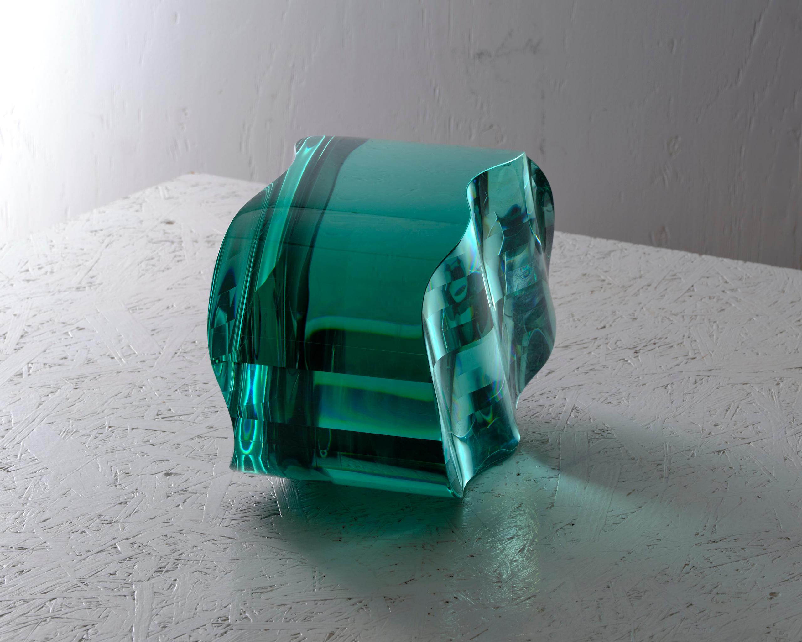 F.230101 de Toshio Iezumi - Sculpture contemporaine en verre, verte, abstraite en vente 3