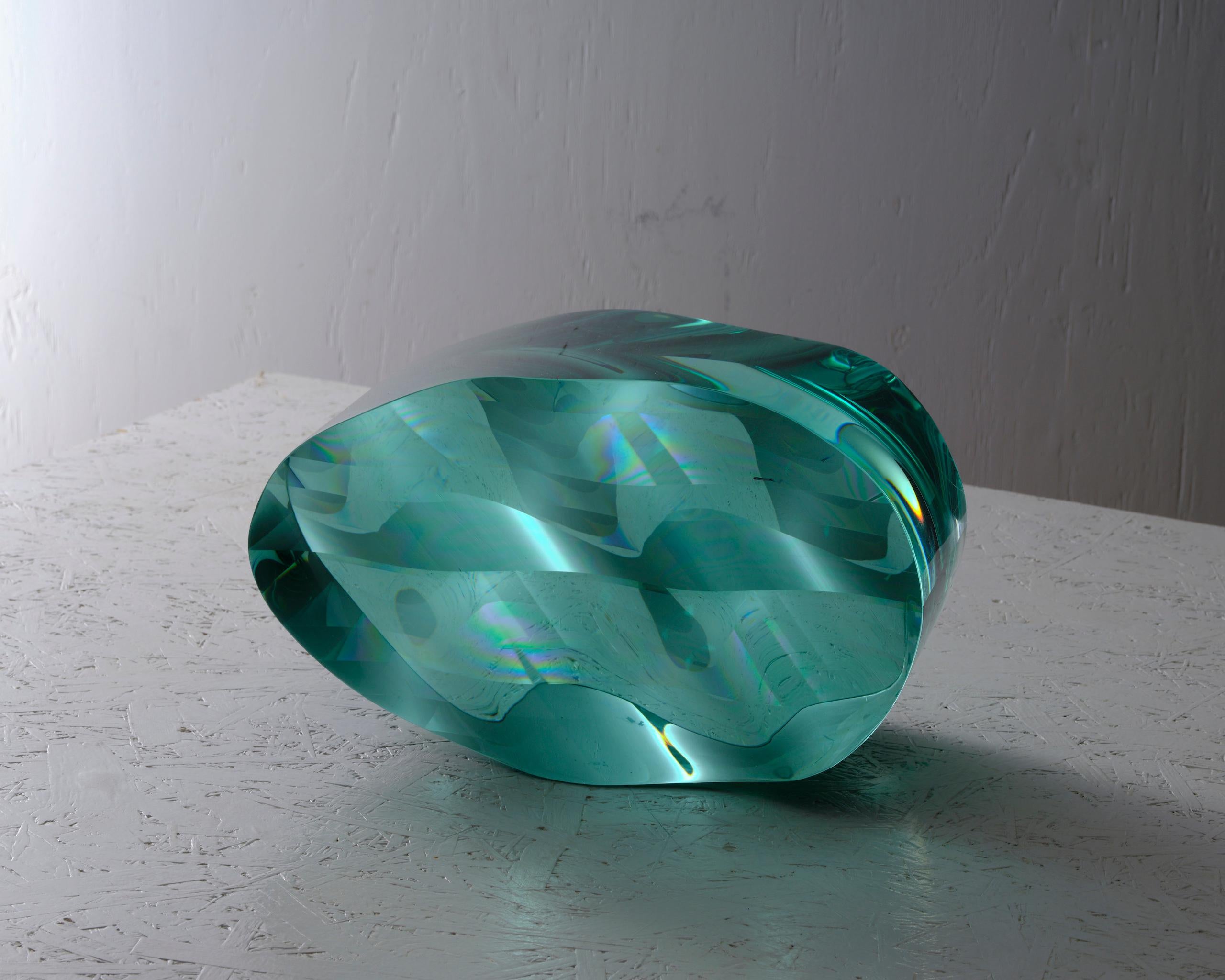 F.230101 de Toshio Iezumi - Sculpture contemporaine en verre, verte, abstraite en vente 4