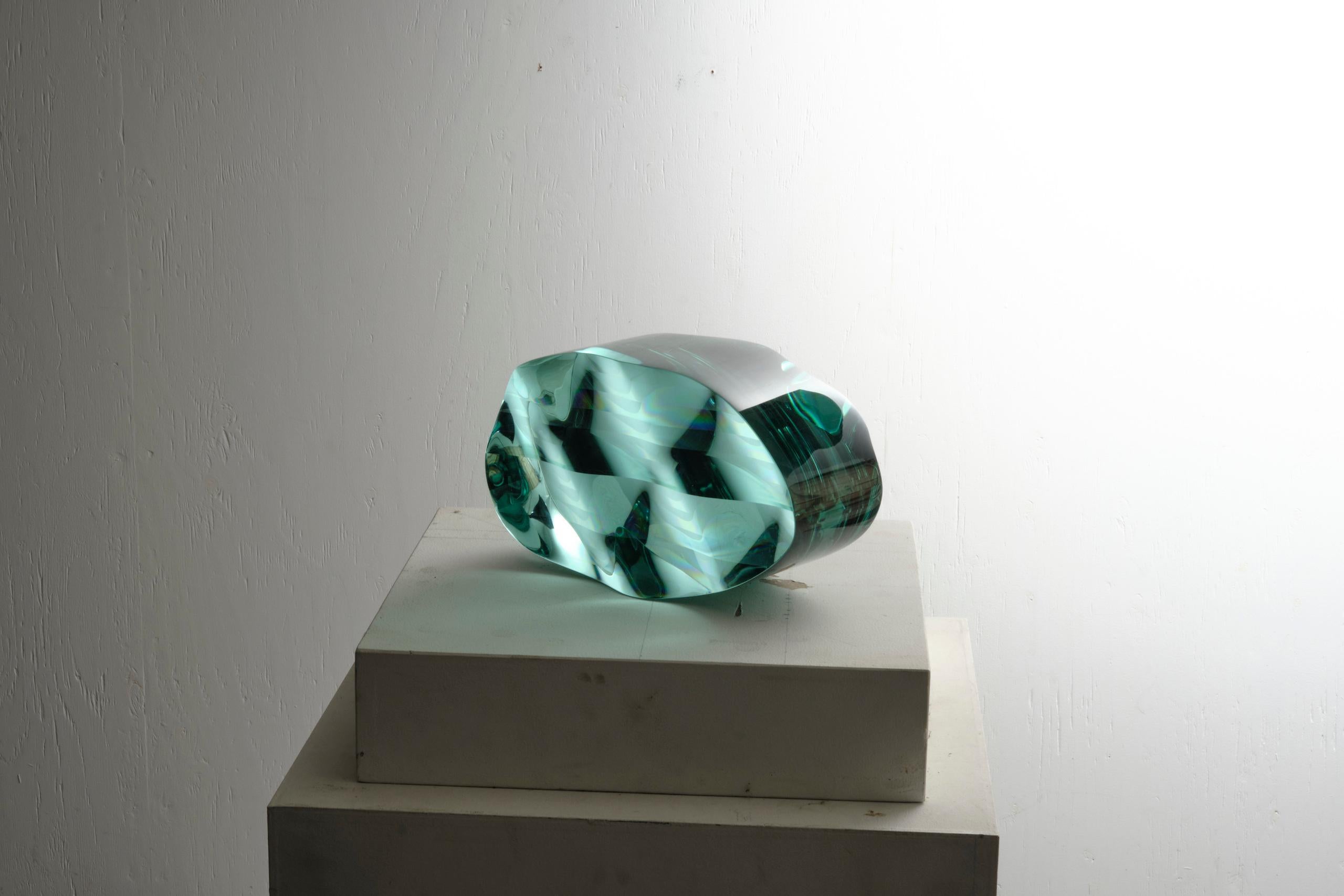 F.230101 de Toshio Iezumi - Sculpture contemporaine en verre, verte, abstraite en vente 7