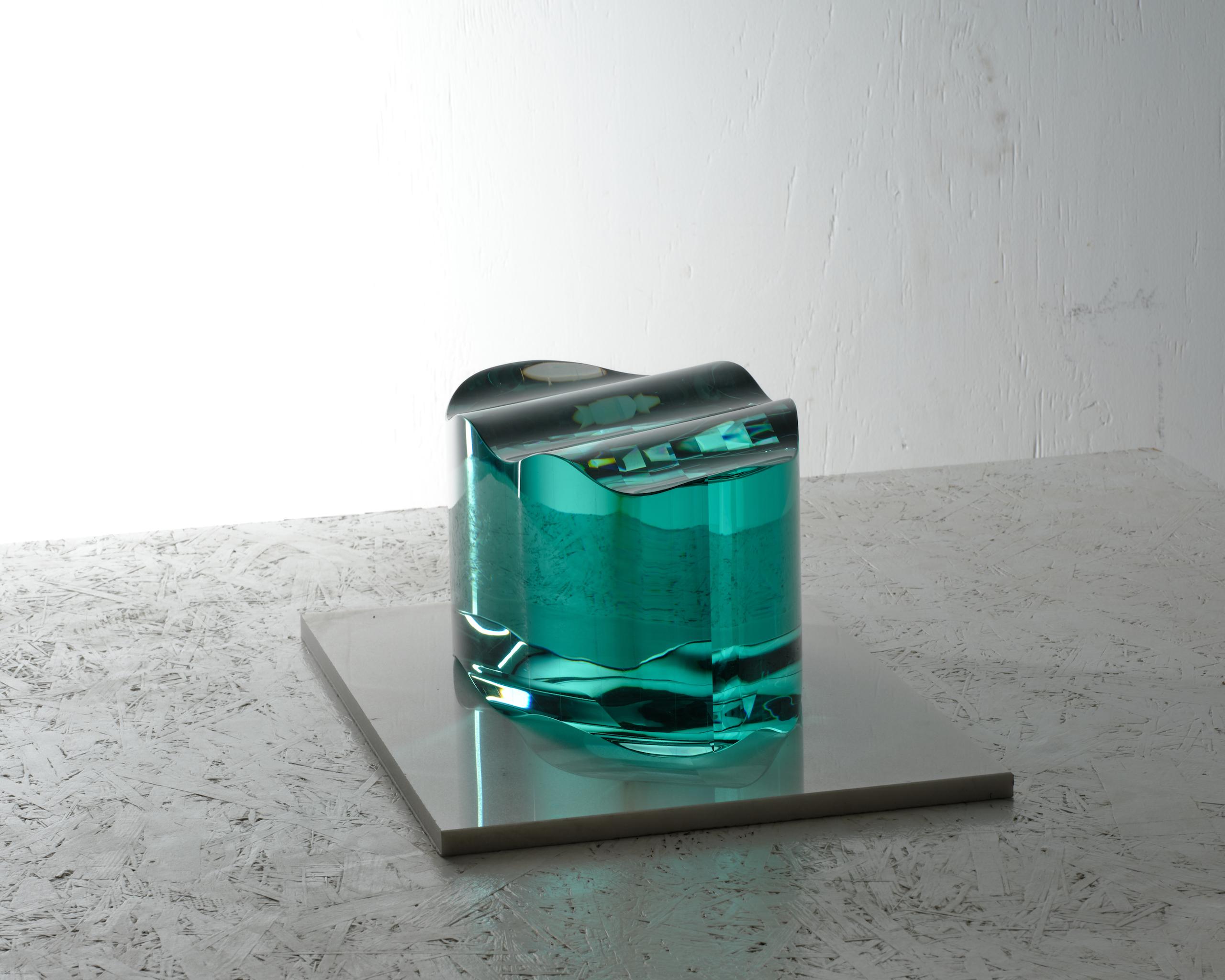 F.230901, Beginning of the World by Toshio Iezumi - Contemporary glass sculpture For Sale 5