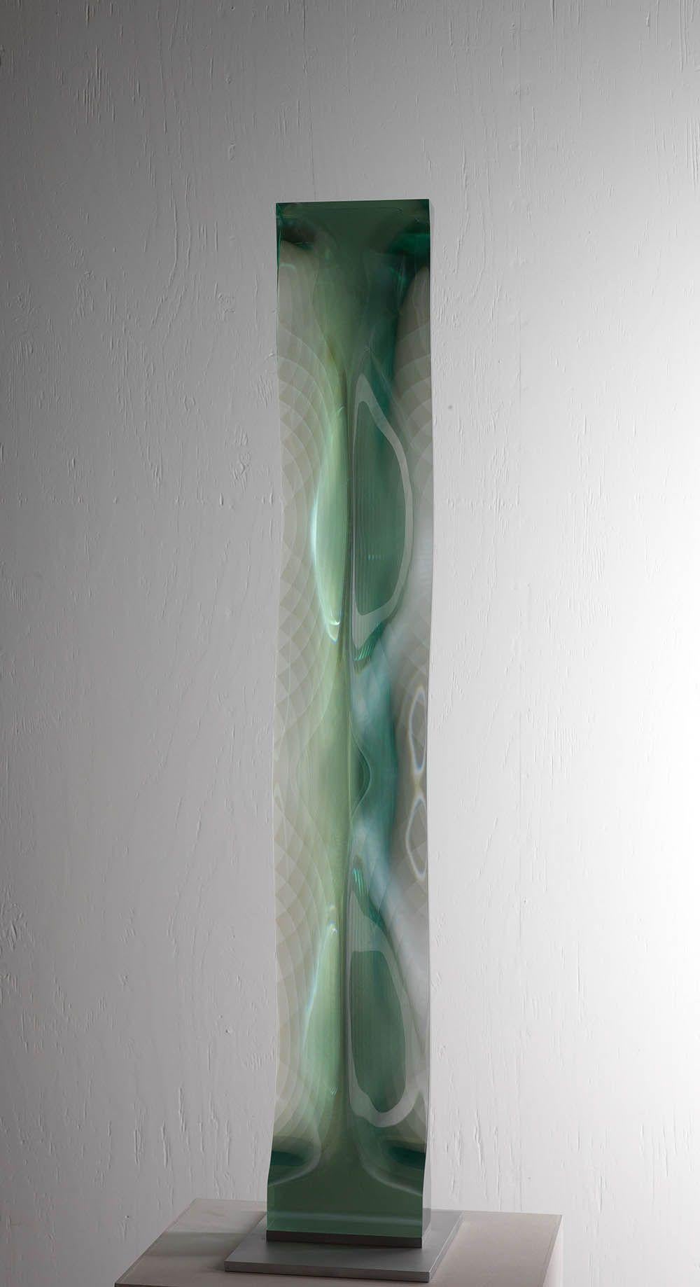 M.080601 von Toshio Iezumi - Contemporary Glasskulptur, grün, abstrakt, lang 4